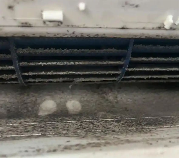 永平空调吹的风有股烧焦味是怎么回事